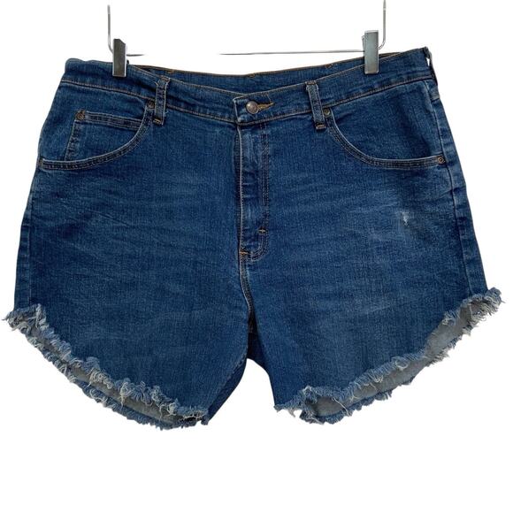 Wrangler Blue Denim Cut Off Jean Shorts Size 36 with Fun Appliqué Patches - Picture 2 of 6